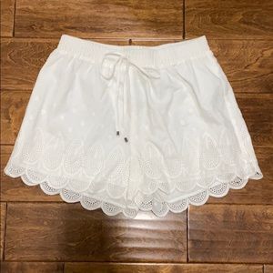 BREEZE EVER scallop eyelet lined shorts